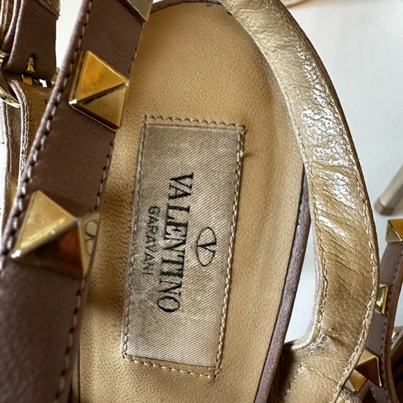 Valentino Garavani Patent Rockstud Caged Pumps 100 MM - Picture 9 of 13